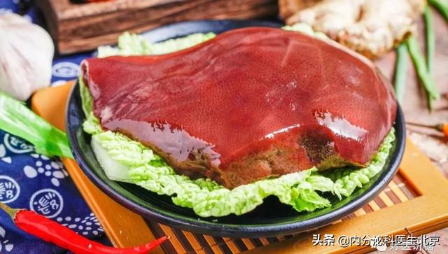 糖尿病可以吃纯肉肠嘛(糖尿病可以吃纯牛奶和鸡蛋吗)