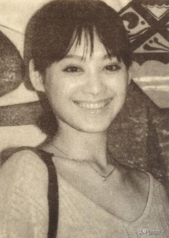 宁静回忆剃光头事件，49岁宁静拍猪饲料广告