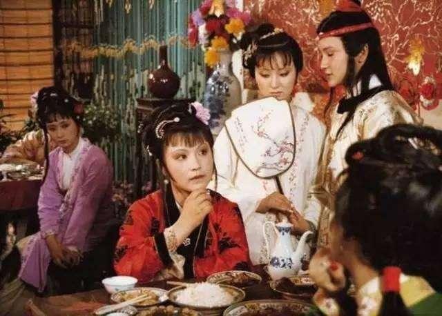 红楼梦里面的人物，红楼梦18个人物解析（红楼梦人物的性格特点）