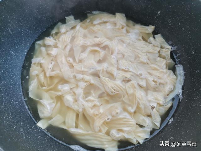 凉拌豆皮的最正宗做法，教你凉拌油豆皮的做法