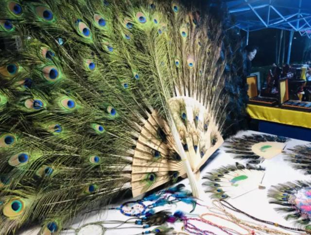 西双版纳江边夜市，西双版纳最火爆的夜市（到西双版纳一定要知道的五件事）