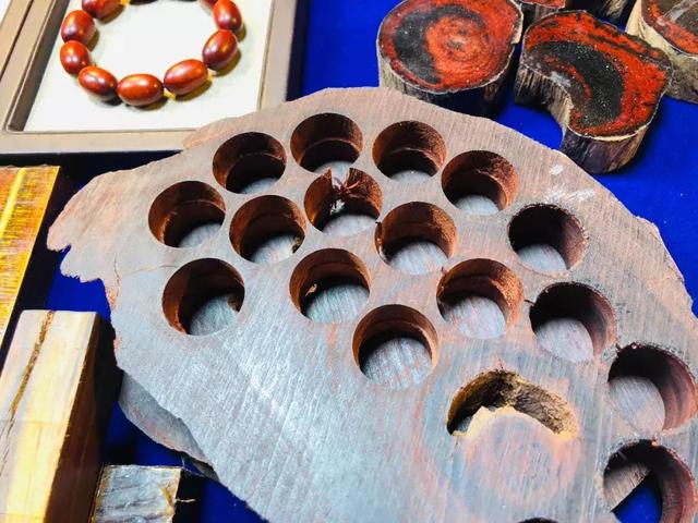 西双版纳江边夜市，西双版纳最火爆的夜市（到西双版纳一定要知道的五件事）