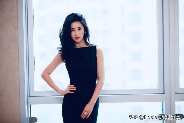 35歲憑身材翻紅，想要同款S曲線？做好這3步美臀縮胯顯腿長 健身減肥達人 第1张