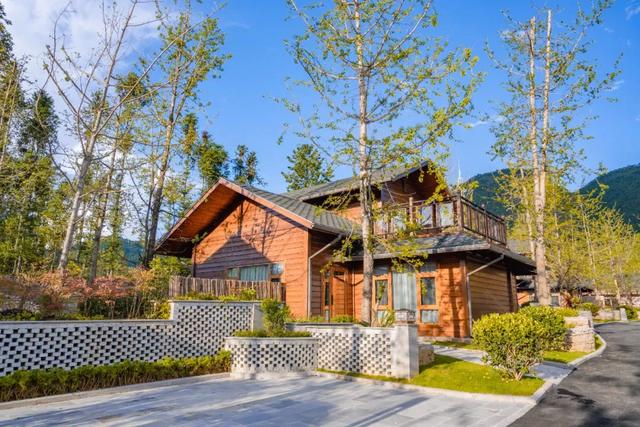 十一假期出游可畅玩银杏湖乐园，湖光山色风景迷人