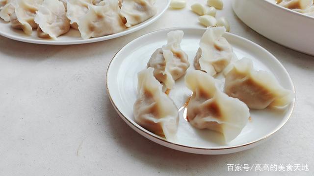 白萝卜要焯水吗，白萝卜馅饺子的萝卜要不要焯水（先焯水还是直接炒）