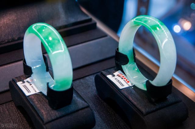 翡翠的种水八个等级哪个好，翡翠种水等级从高到低怎么区分