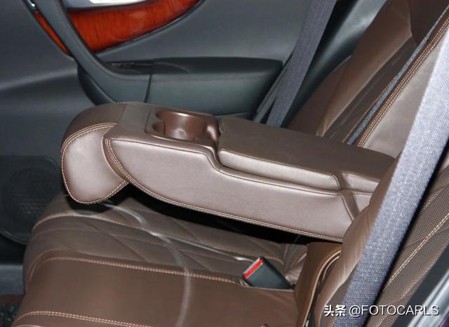 英菲尼迪fx 50试驾，英菲尼迪FX50V8最帅的轿跑SUV