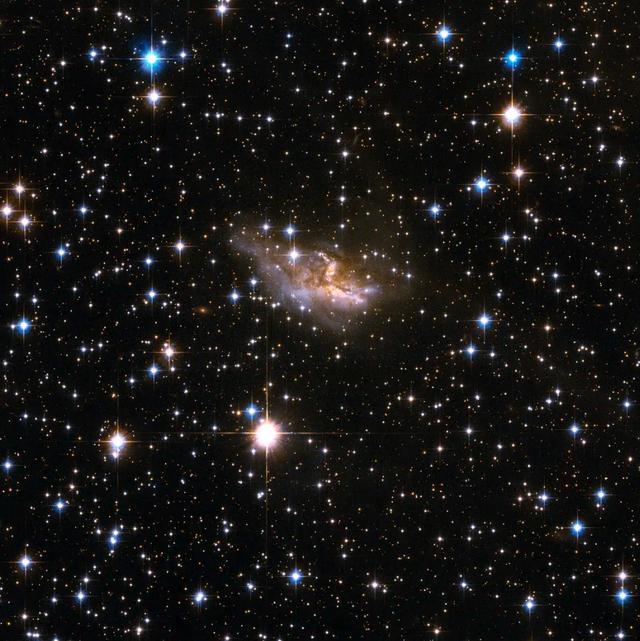 二十亿光年的孤独，二十亿光年的孤独宇宙正在倾斜