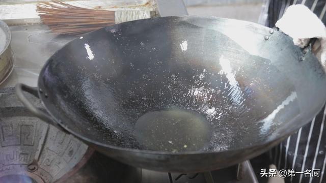 鲤鱼怎么做好吃又简单，鲤鱼怎样做才好吃又简单（鲤鱼好吃有诀窍）