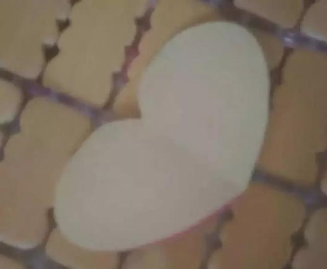 爱心卡片制作图片，漂亮简单的爱心立体贺卡（教你学习如何制作精美的爱心贺卡）