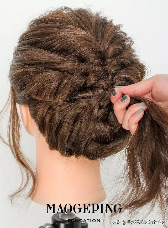 优雅简单盘发步骤图解，图解各种场合都适用的盘发