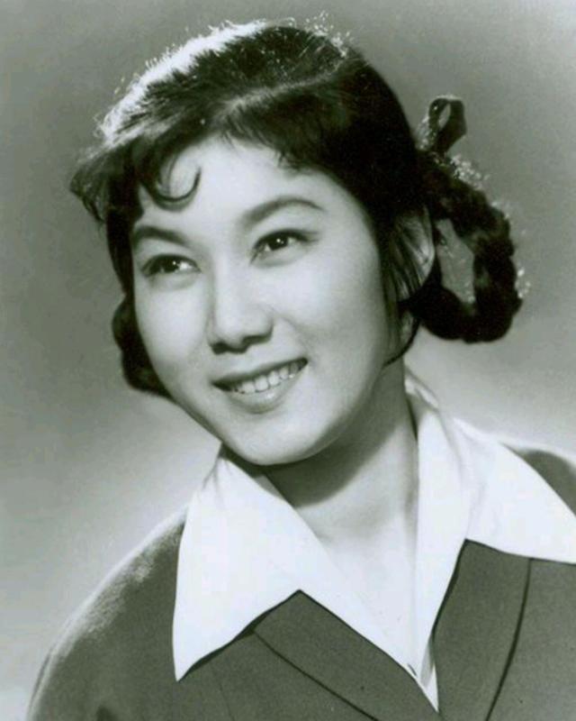 张少华与新凤霞恩怨真相，张少华为什么打凤霞