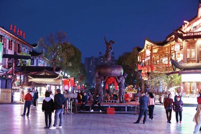 湖北恩施旅游攻略，湖北恩施旅行除了峡谷风光（湖北恩施旅游必玩攻略）