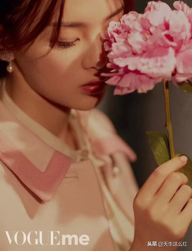 杨超越是怎么成锦鲤的，只是靠运气走红的锦鲤女神吗