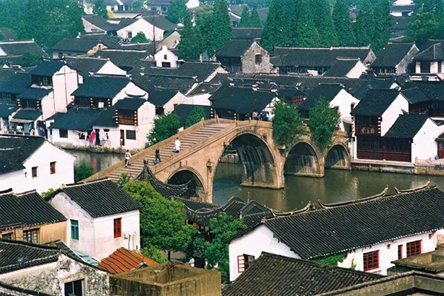 6月份适合旅游的古镇，4月最适合去的24个古镇