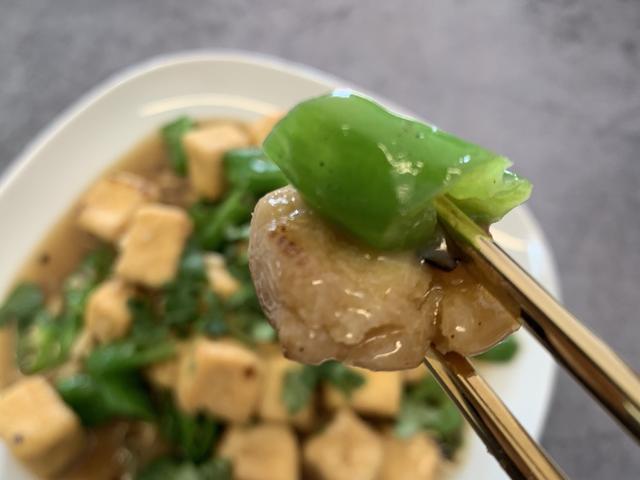 家常炒油豆腐的简单做法，青椒油豆腐