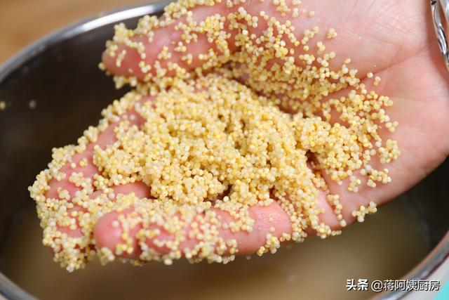 红枣小米粥的做法，红枣小米粥的10种食谱（它是一种具有较高营养价值的益智粥品）