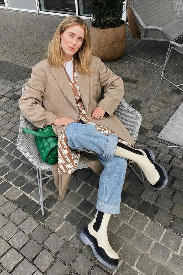 这鞋既舒适又百搭，看完这三双厚底鞋