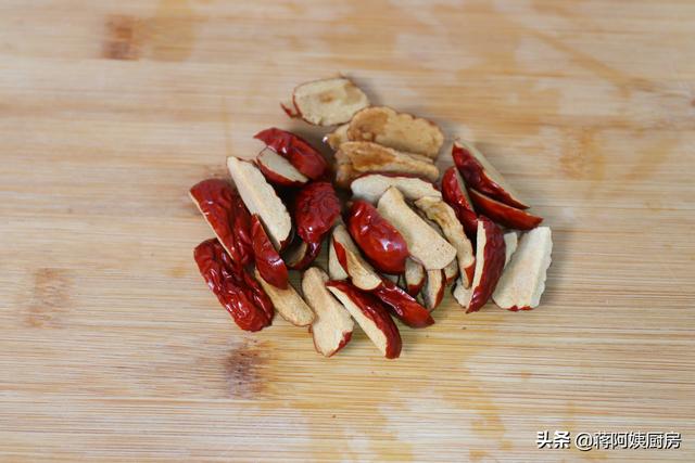 红枣小米粥的做法，红枣小米粥的10种食谱（它是一种具有较高营养价值的益智粥品）
