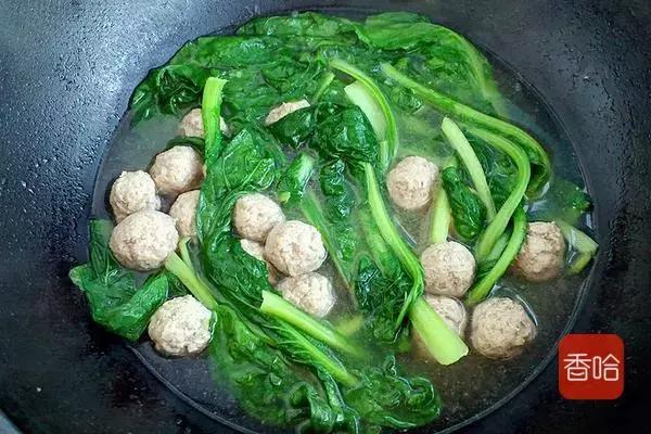 牛肉丸子汤的家常做法，做牛肉丸子汤的方法