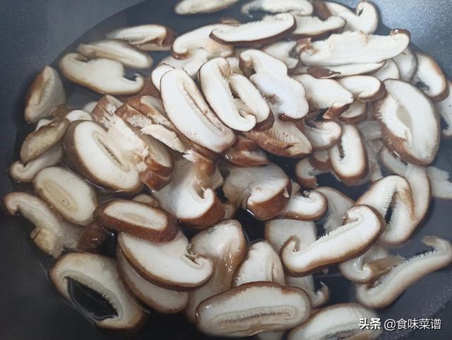 香菇怎样做才好吃，香菇怎么做好吃最简单的方法（香菇最好吃的4种做法）