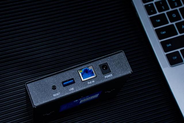 如何自建nas私有云，NAS很贵黑群很难两步让你0基础搭建私有云空间