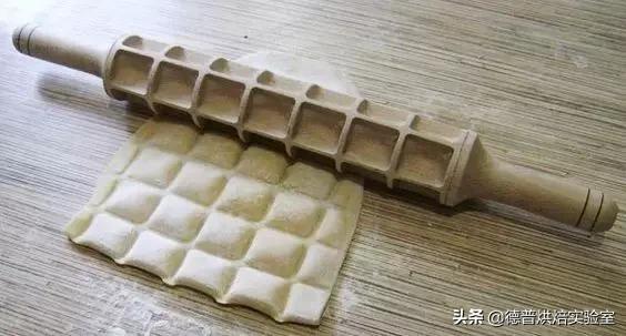 擀面杖如何制作，有时候擀面杖也能做出艺术甜品