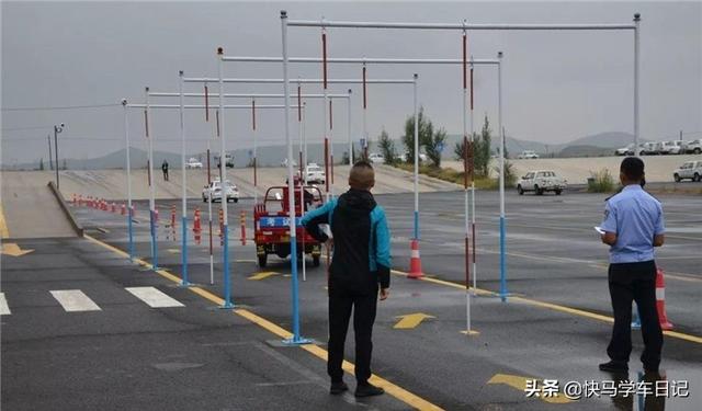 摩托车驾照考什么，摩托车驾照考试四科都考哪些内容（我想申请摩托车驾驶证怎么考试）