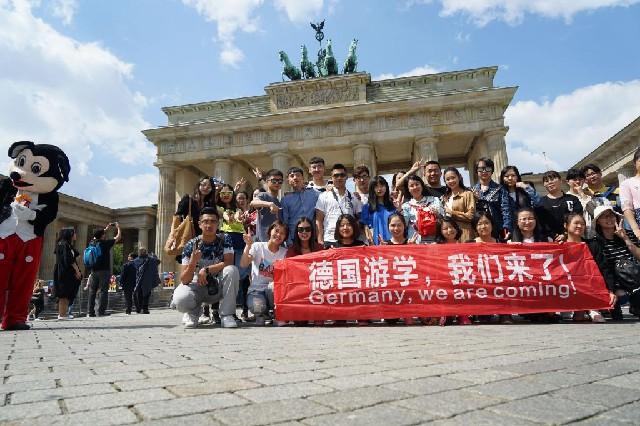 重庆移通学院官网首页，重庆邮电大学移通学院公开招聘工作人员简章