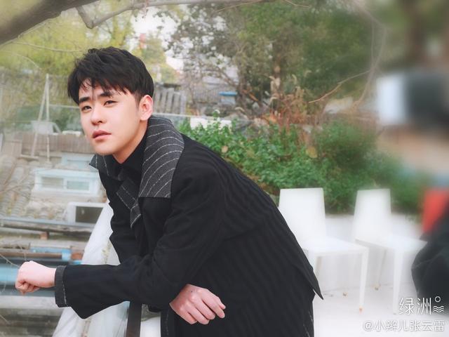 张云雷最近的现状，张云雷发自拍晒近况