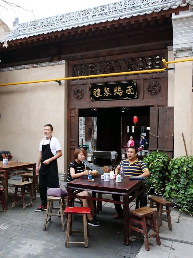 逛老街感受历史的人文气息，钦州老街一日游—到老街去