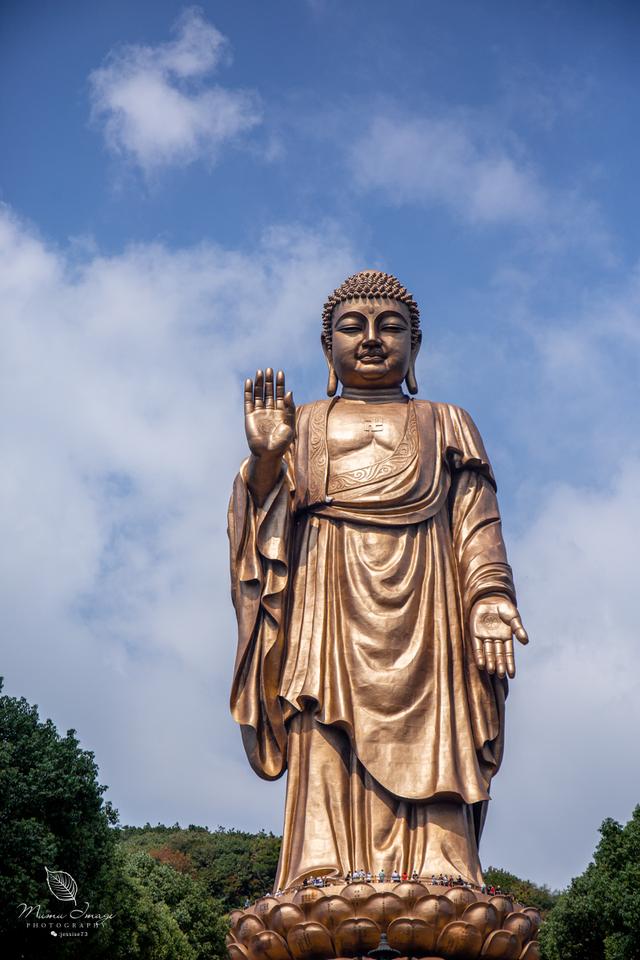 灵山大佛在哪里，江苏无锡灵山大佛在哪里（是无锡最贵的5A级旅游景点）