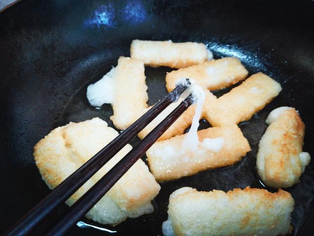 四川的红糖糍粑怎么吃，四川火锅灵魂伴侣红糖糍粑