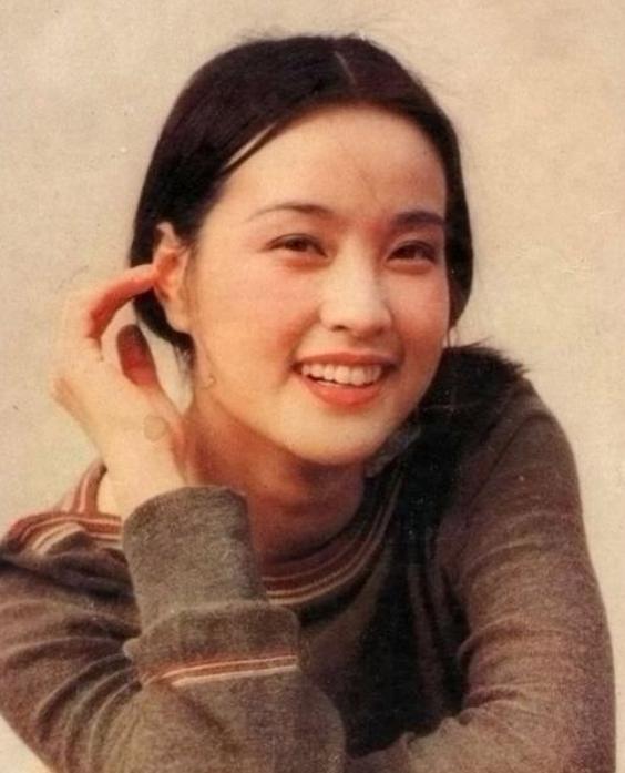 刘晓庆简历个人资料，刘晓庆人生简历（刘晓庆：一代传奇影后）