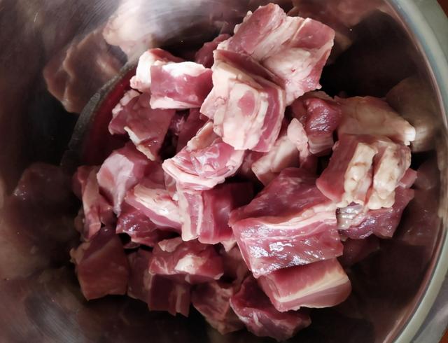 怎样炖牛肉好吃又简单，炖牛肉要这样做才软烂入味更好吃（有人直接炖）