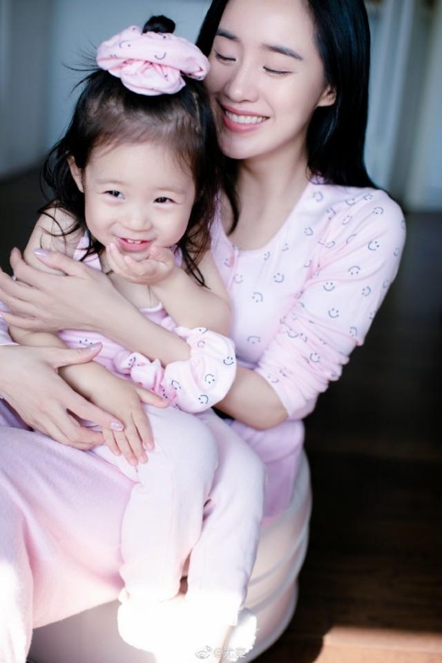 王智身材巅峰写真，成名之路颇为坎坷