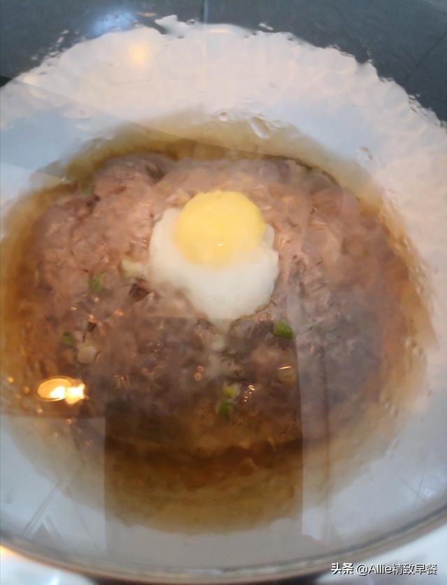 百合怎么炒好吃，炒百合怎么炒最好吃（百合炒之前要先处理一下）