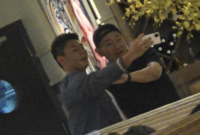 至今未婚的 林保怡，55岁林保怡与阳光型男用餐