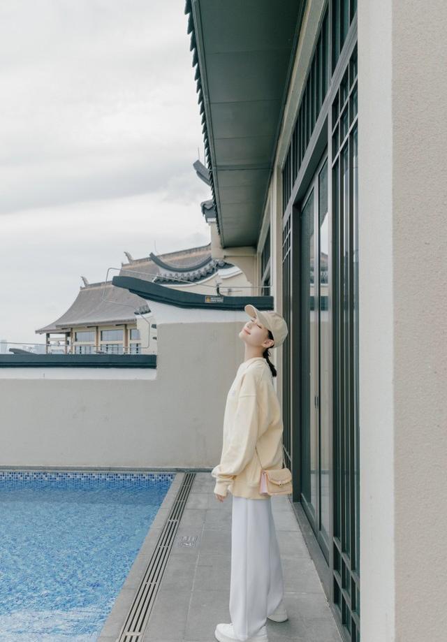 何超蓮參加好友婚禮，「白富美」們的聚會，賭王千金生來就是贏家 娛樂八卦吃瓜 第8张