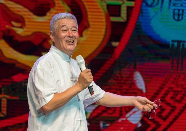 现在火的男小品演员有哪些人，从大红大紫到最不受观众喜欢的小品演员