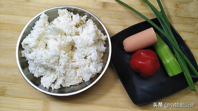 蛋炒饭的制作过程，如何制作超级美味的鸡蛋炒饭