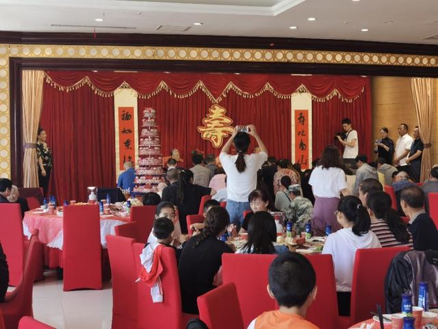 湖南老人80大寿，50年湖南一80岁老太生日