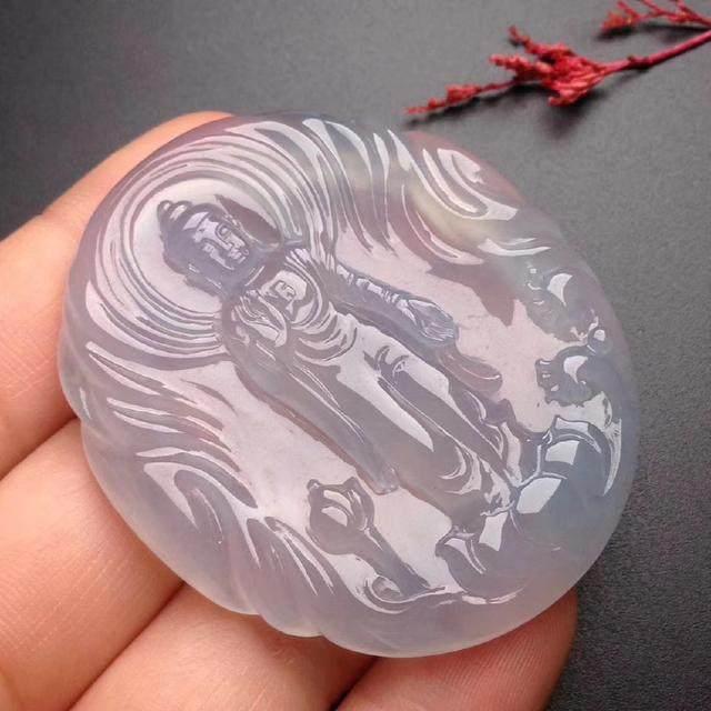 翡翠应该如何挑选好，建议先看完这篇文章