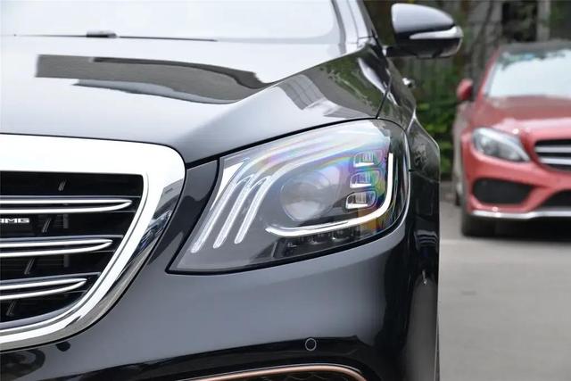 奔驰gt63s，奔驰amg gt 63s 介绍（国内进口版本中性能最强的奔驰四门GT跑车）