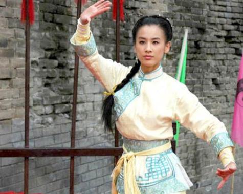 黄圣依拍过的电影，黄圣依有拍哪些电视剧（黄圣依：婚变风波后首露面）