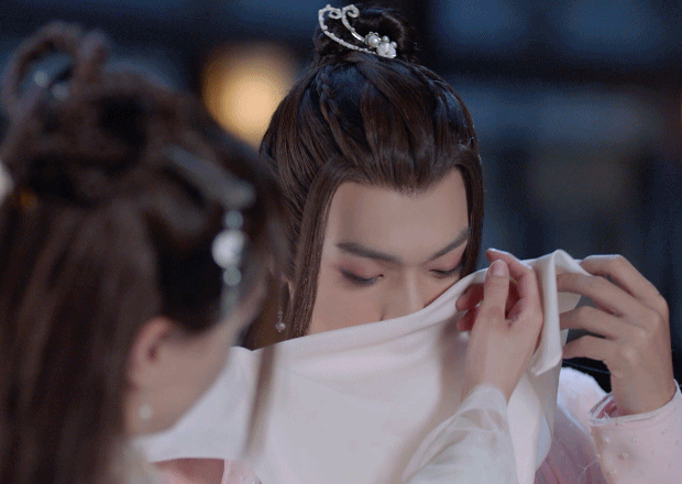 男星女装造型有多美，王一博《街舞5》穿女装