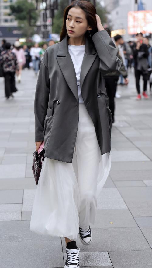 匡威高帮帆布鞋穿法，匡威适合怎么穿