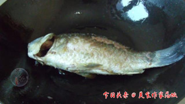 鲫鱼萝卜丝汤做法大全，全家人的最爱鲫鱼萝卜丝汤