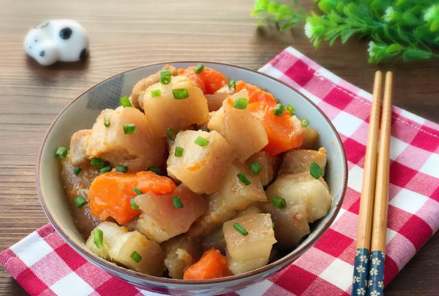 腐乳豆腐五花肉做法，1斤五花肉加上一块腐乳