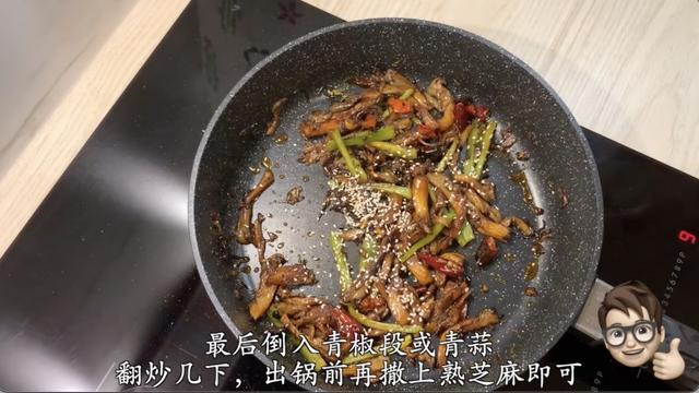 孜然蘑菇的做法，孜然蘑菇正宗详细做法（网红下饭菜孜然蘑菇）